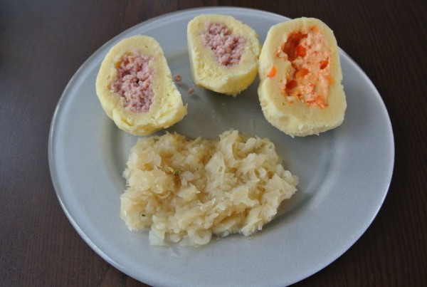 Gefüllte Knödel aus Erdäpfelteig – Erstmal aufessen!