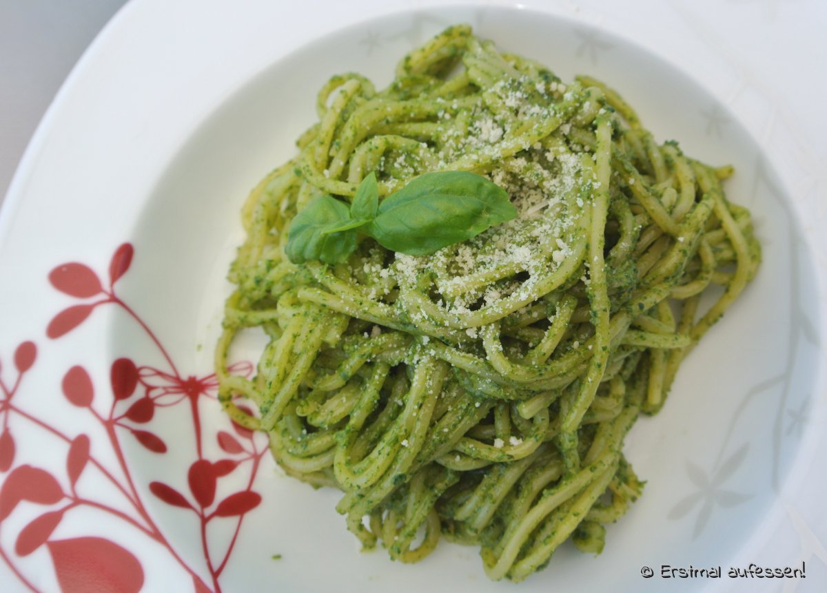 Spinat-Basilikum Pesto – Erstmal aufessen!