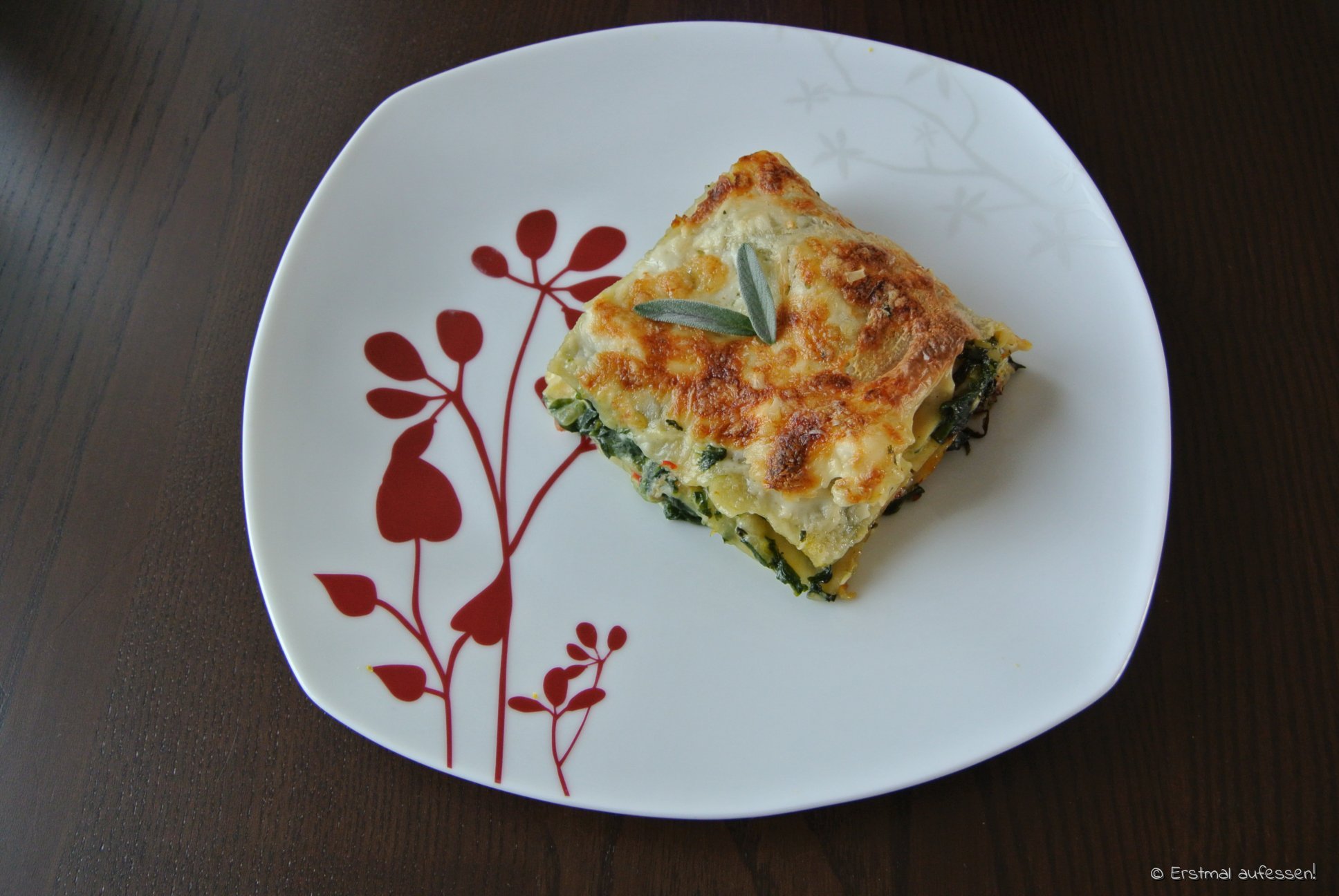 Kürbis-Spinat-Lasagne mit Salbei-Bechamel – Erstmal aufessen!