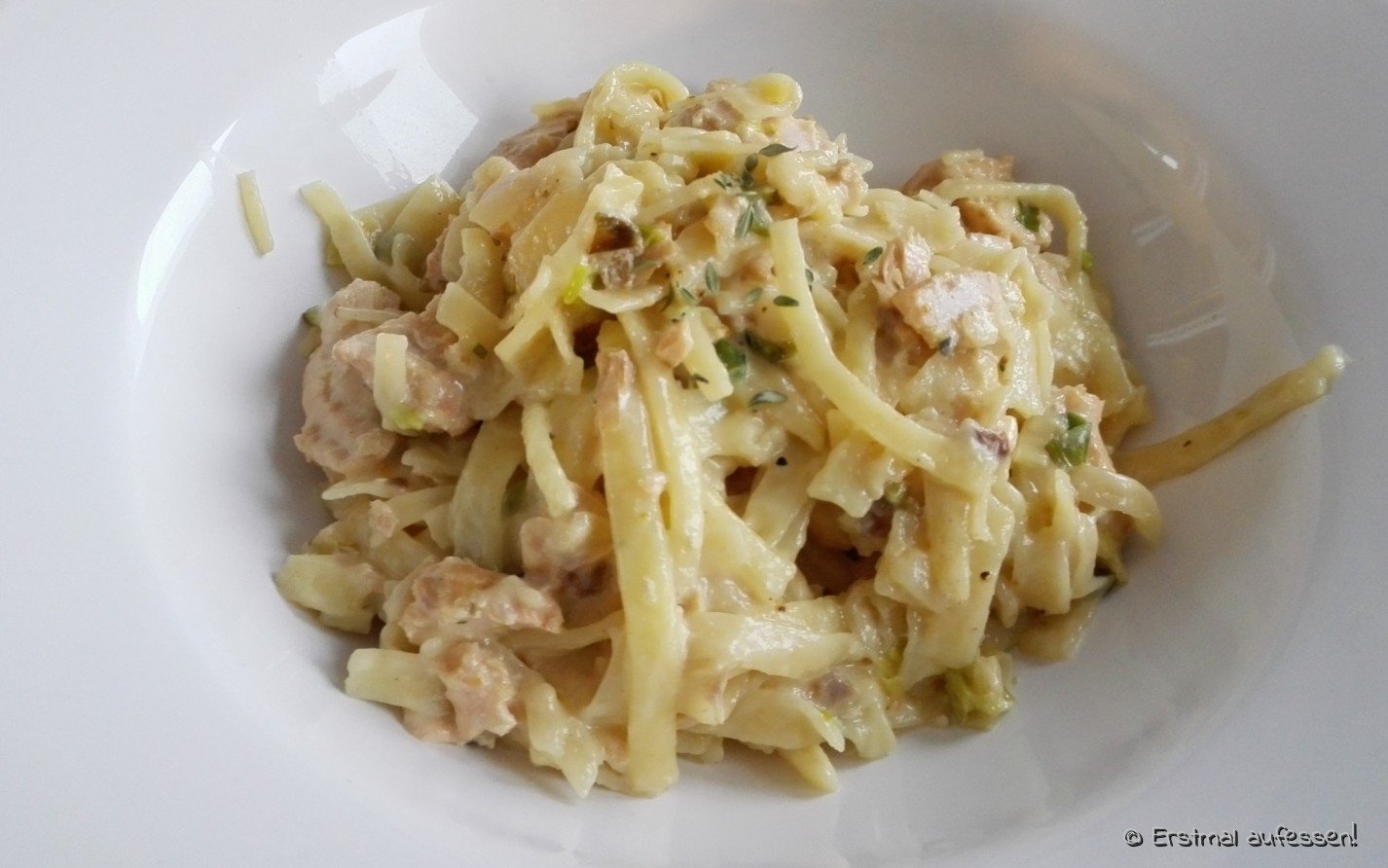 Bandnudeln mit Lachs-Oberssauce – Erstmal aufessen!